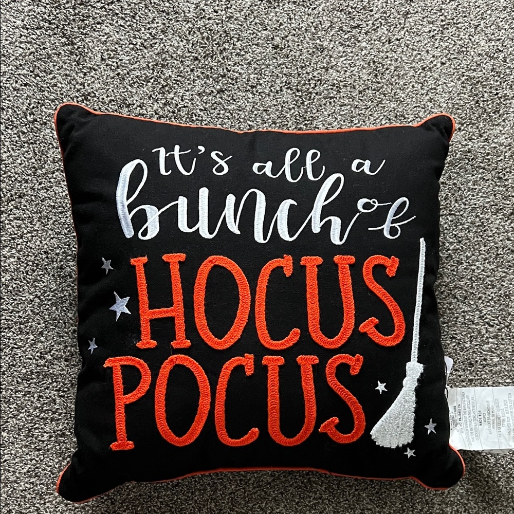 BNWT ‘It’s all a Bunch of Hocus Pocus’ Black/Orange Halloween Decorative Pillow